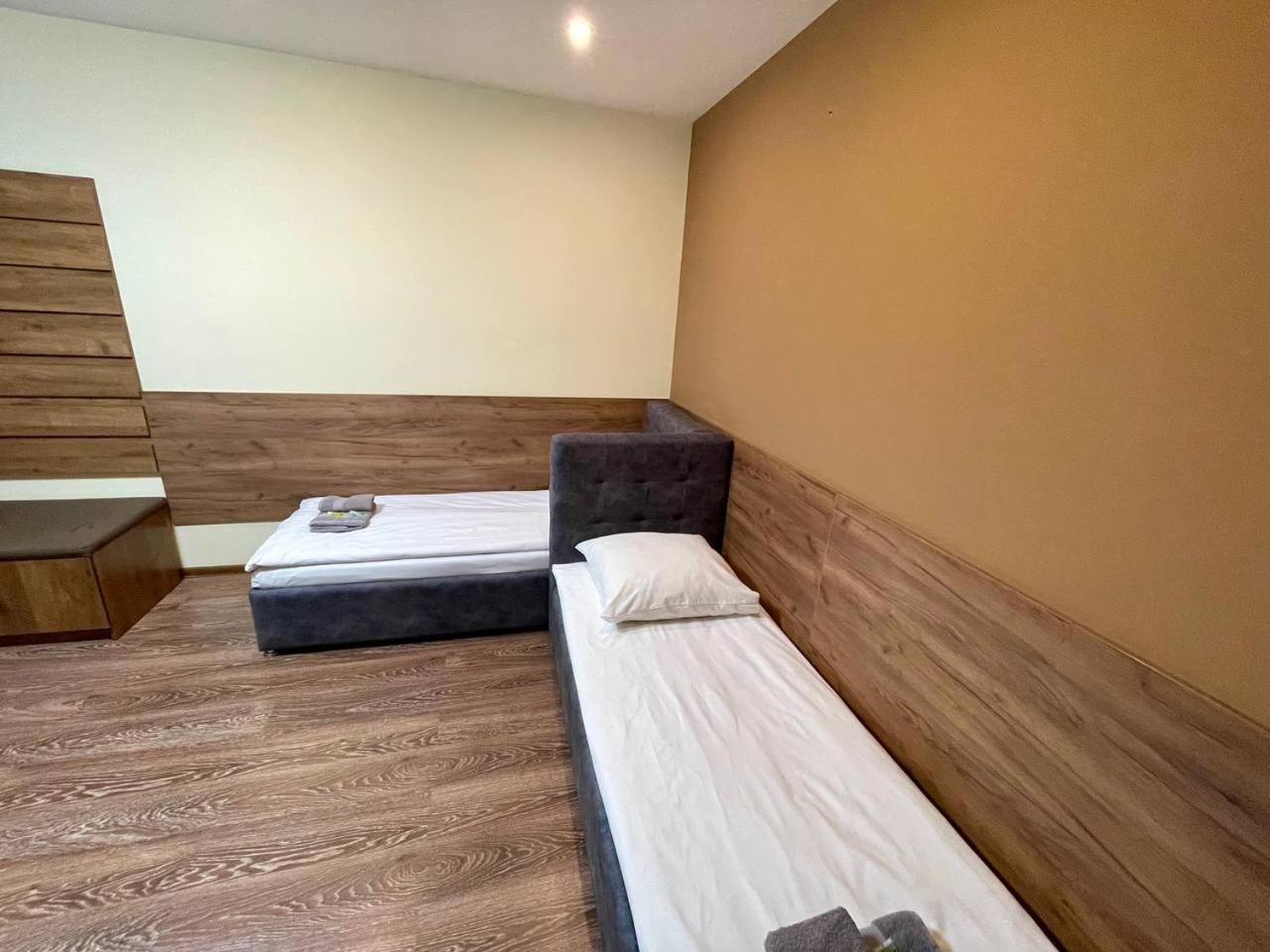Apartments In Uzhgorod For You. Bagian luar foto