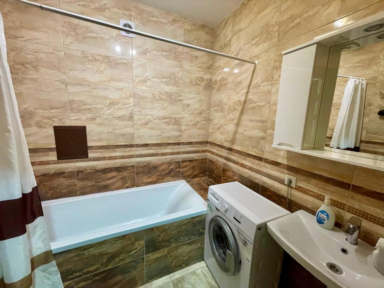 Apartments In Uzhgorod For You. Bagian luar foto