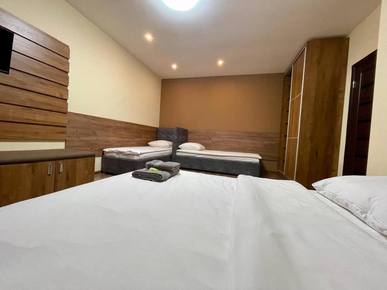 Apartments In Uzhgorod For You. Bagian luar foto