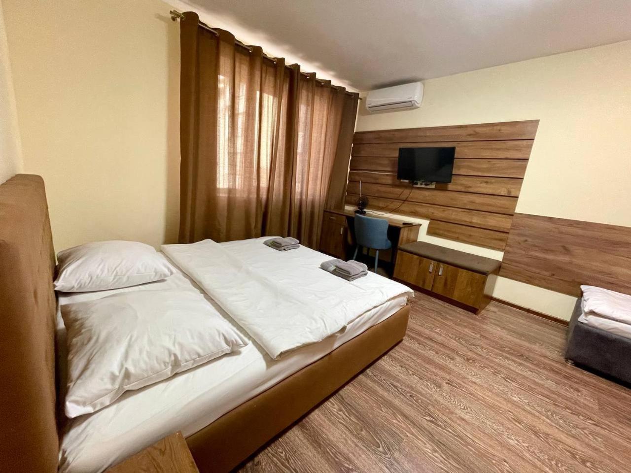 Apartments In Uzhgorod For You. Bagian luar foto